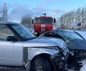 Добровольная пожарная дружина деблокировала водителя, пострадавшего при ДТП в Ленобласти 
