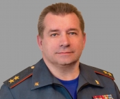 Поздравление начальнику ГУ МЧС России по Санкт-Петербургу А.Г. Аникину 