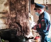 Омские пожарные позаботились о семье, где одинокий отец воспитывает четверых детей