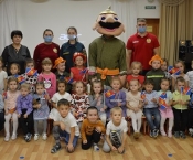 Пожарную эстафету для воспитанников детского сада провели сотрудники ВДПО в Чебоксарах 