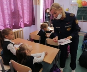 Занятия для школьников младших классов провели сотрудники Тосненского местного отделения ВДПО 